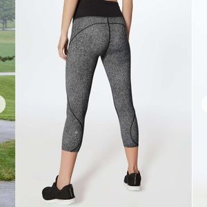 Lululemon Run The Day Cropped Leggings Size 4 in Fractal Dark Starlight Black